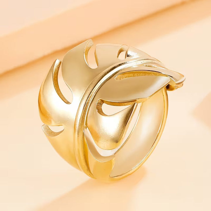 Monstera Leaf Ring