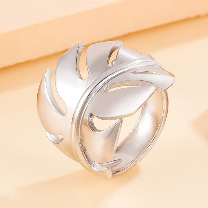 Monstera Leaf Ring