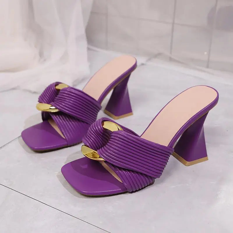 Aura Loop Sandals